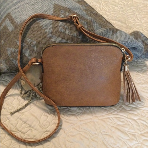 Elegant Brown Crossbody Bag - Picture 3 of 6